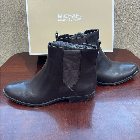 Michael Kors Thea Booties Ankle Boots Dark Chocolate Size 10 in original box - Picture 9 of 11